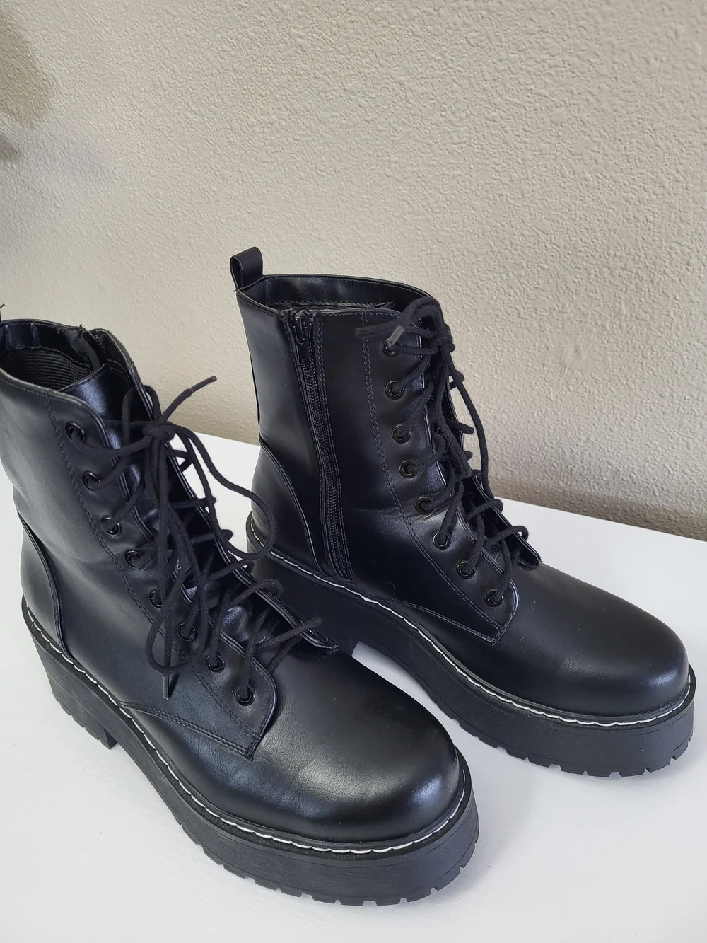 Soda Black Lace-Up Platform Combat Boots - Women Size 11 - Picture 1 of 11